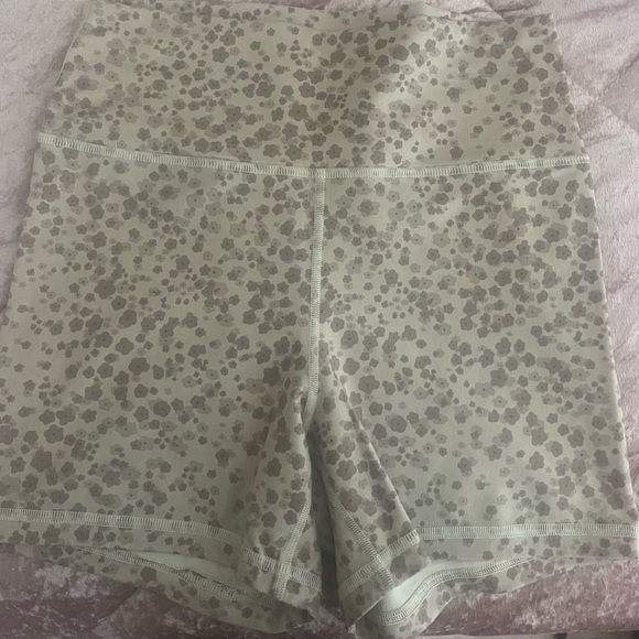 Fleo high contour shorts size Large ( Selling each pair for $20) - Picture 8 of 12